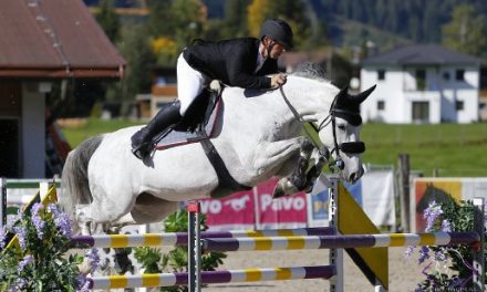 Medaillenvergabe im Parcours: Tiroler Mannschaftsmeisterschaften und Haflinger & Pony Meisterschaften beim Strasserwirt entschieden